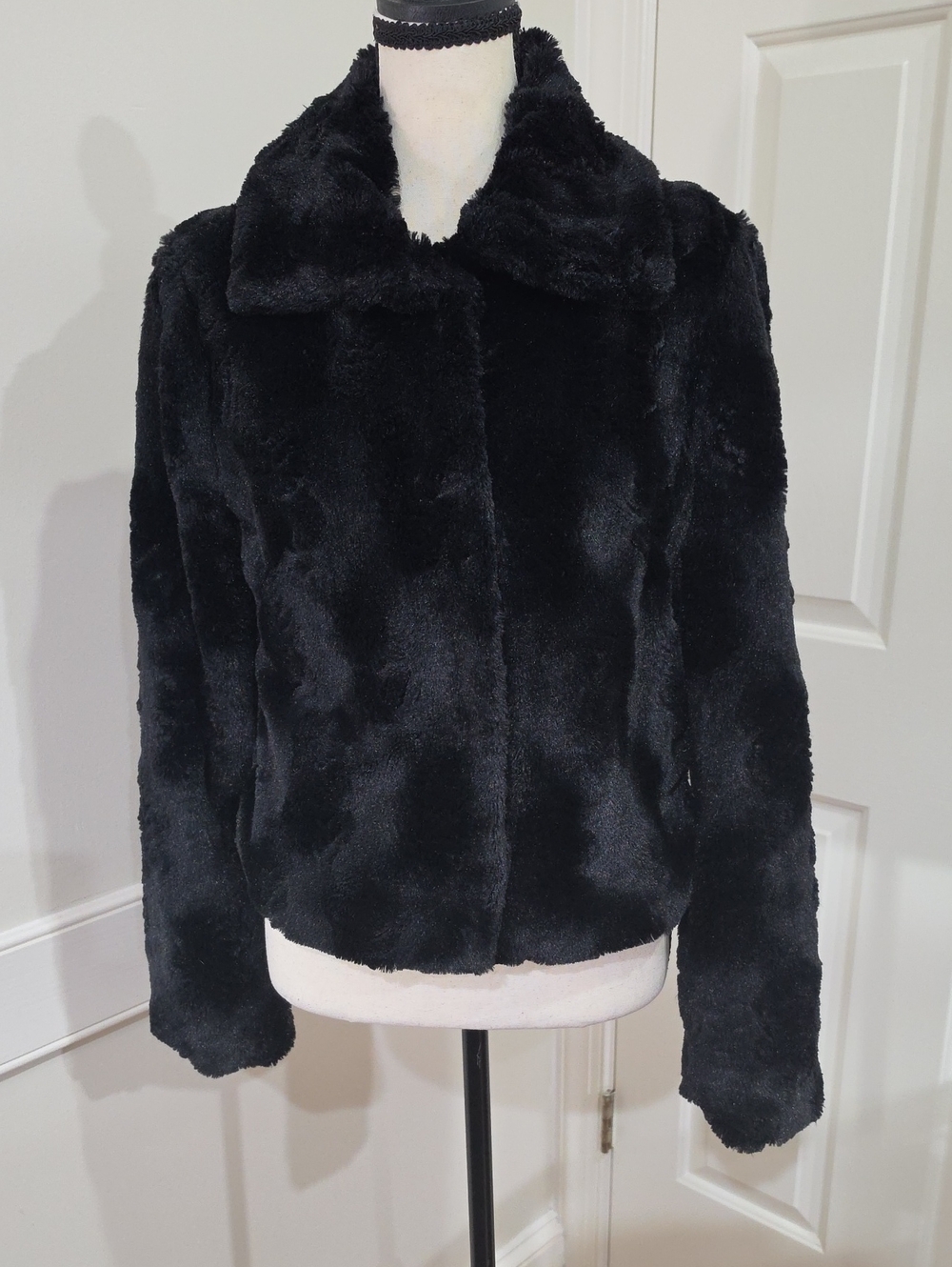 Ambiance Outerwear Black Plush Faux Fur Coat Jacket Metallic Snaps - Size Large